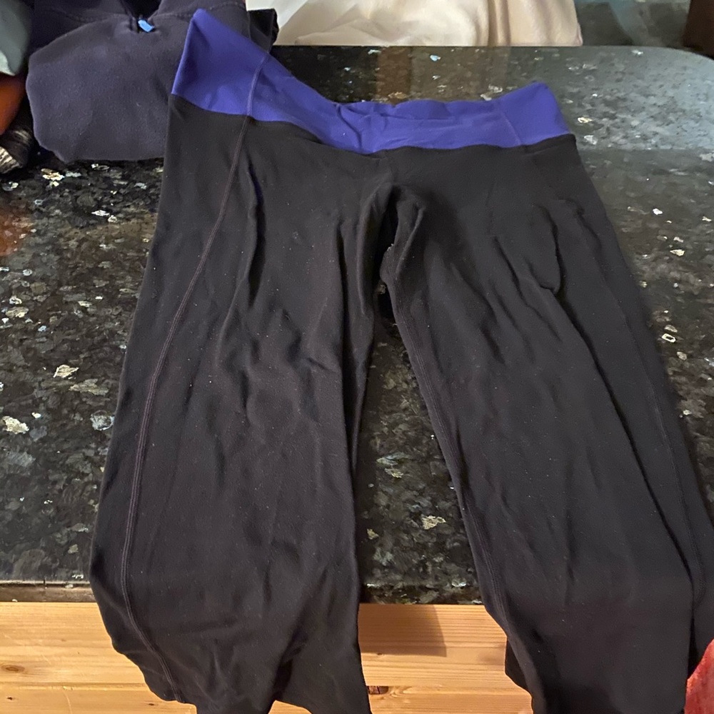 Lululemon Capri reversible yogas.